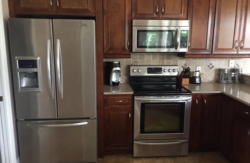 Gateway House | Relax in paradise. Modern 4 bed, 3 bath Pool home in secure and gated community