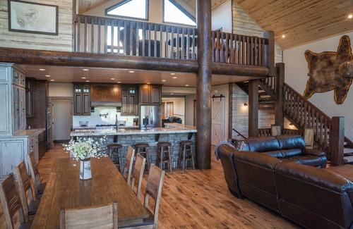 Felt House | Relax in Solitude at "Our Place" - Sleeps 22