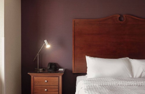 Parker Hotel | Relax in Style Close to Parker’s PACE Center & Outdoor Adventures