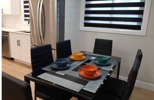 Peterborough House | Relax in Style: Modern Renovated Home in a Peaceful Tranquil Neighbourhood