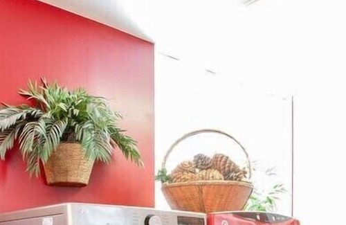West Valley City House | Relax in the many comfortable and stylish furnishings of this spacious 2700 sqft house