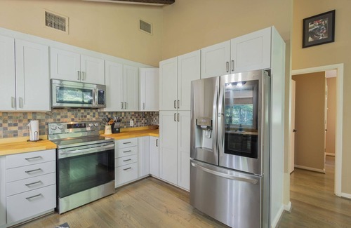 Blacksburg House | Relax in this serene, spacious home near Downtown Blacksburg, perfect for up to 10 guests year-round