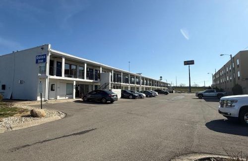 Summit Station Hotel | Relax Inn by OYO Columbus OH I 70