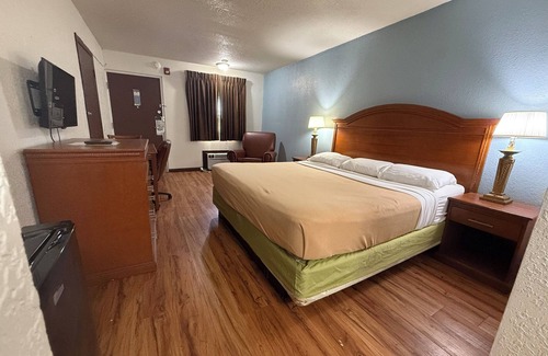 Mattoon Hotel | Relax Inn & Suites