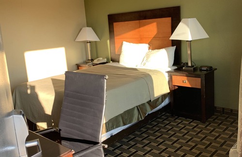 Shell Lake Hotel | Relax Inn