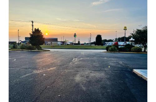 Marshall Hotel | Relax Inn