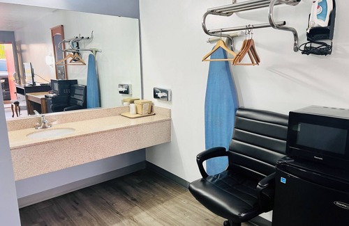 Marshall Hotel | Relax Inn