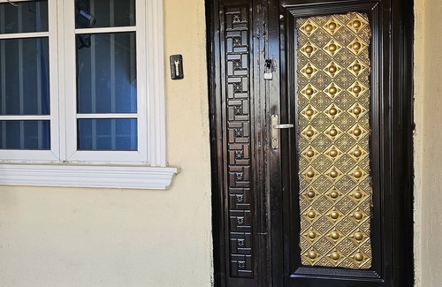 Abeokuta Apartment | "Relax like the Royals". Airport pick up/drop off/car hire with driver available