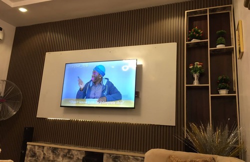 Abeokuta Apartment | "Relax like the Royals". Airport pick up/drop off/car hire with driver available