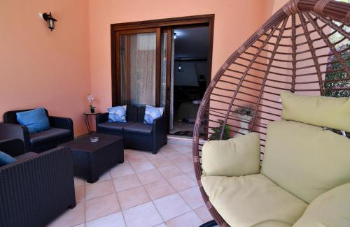 Capoterra House | RELAX MAREMONTI Ampia e Panoramica con spaziosa Veranda Attrezzata