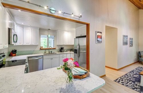 Potlatch House | Relax on a Private Beach: Shelton Getaway!