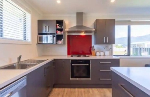 Te Anau House | Relax on Acheron Way