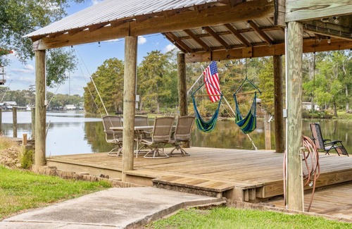 Maurepas House | Relax on the River - Waterfront Property