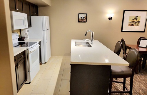 Oro-Medonte Condo | Relax or Explore! Northern Escape Cottage Condo - Country Club!