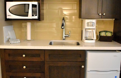 Oro-Medonte Condo | Relax or Explore! Northern Escape Cottage Condo - Country Club!