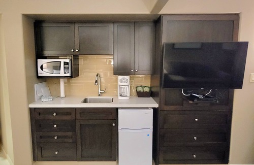 Oro-Medonte Condo | Relax or Explore! Northern Escape Cottage Condo - Country Club!