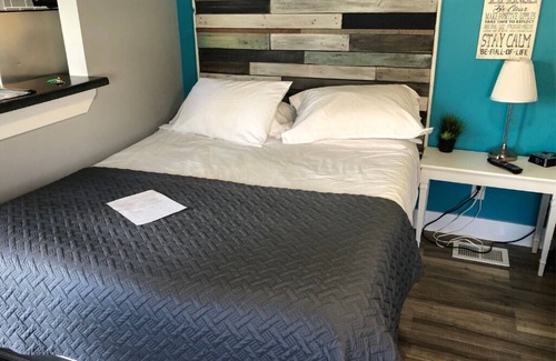 Monticello Hotel | Relax & Recharge – Lake Views Just Outside Your Door