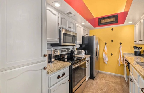 Rio Verde Apartment | Relax, Recharge & Soak in Mountain Views | Pool Tennis 55+ Resort-Style Stay