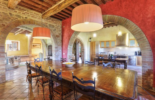 Peccioli Villa | Relax & rejuvenate in this lux countryside villa!