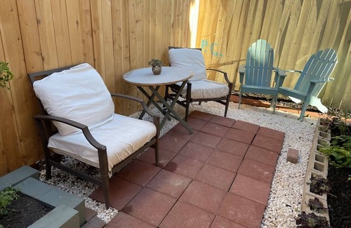Dimond Apartment | Relax Stay! Studio Private yard & Great Location!