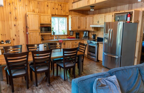 Chertsey House | Relax Sur le Lac bord de l’eau avec spa CITQ258834