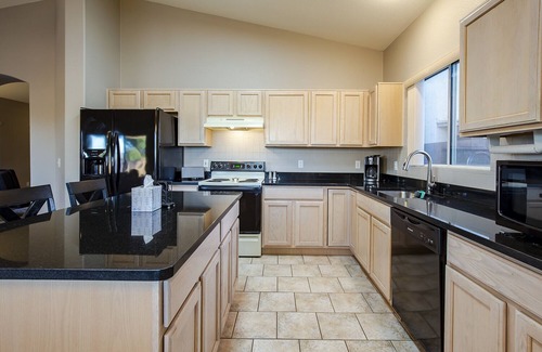 Cortaro House | Relax Tucson-Home Away from Home-1 level Living Bike-Walk path out front door