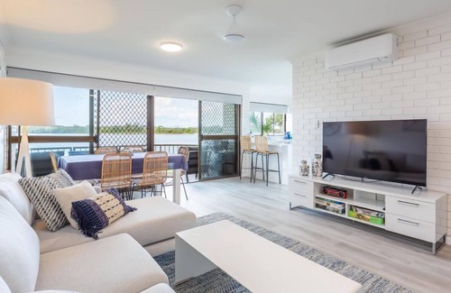 Maroochydore Apartment | Relax & unwind in the "Beach House"
