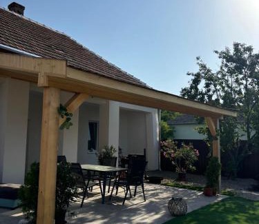 Poroszlo House | Relax Vendégház Tisza-tó