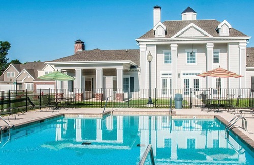 Afton House | Relax with the whole family in this great townhouse on popular Monkey Island!