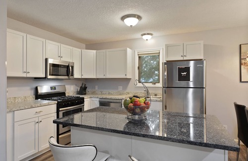 Eagan House | Relax with your family and friends at our peaceful home. Great Vacation Home!