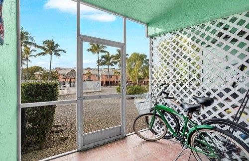 Rock Harbor Condo | Relaxation in Paradise!