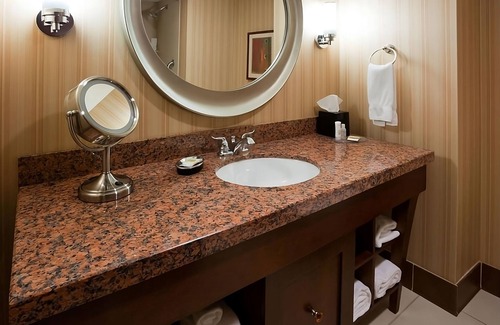 Wauwatosa Hotel | Relaxation Retreat in West Wauwatosa! 4 Modern Units, Pets Allowed, Free Parking