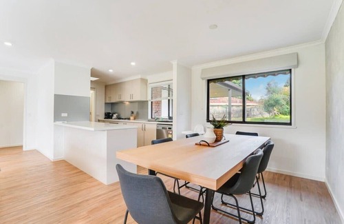Rosebud House | Relaxed at Rosebud-Cosy 3 bedroom beach escape*