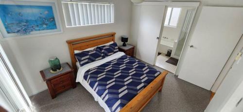 Wynnum Apartment | Relaxed Bayside Living Sleeps 4