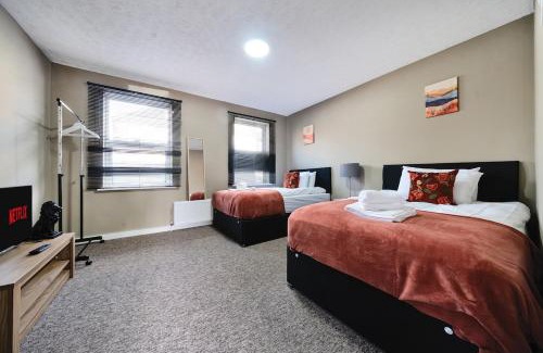 Reading Apartment | RELAXED CENTRAL HOUSE LOCATED IN WEST READING CLOSE TO TOWN CENTRE with FREE DRIVE WAY PARKING, WI FI & NETFLIX BY AI ESTATE GROUP