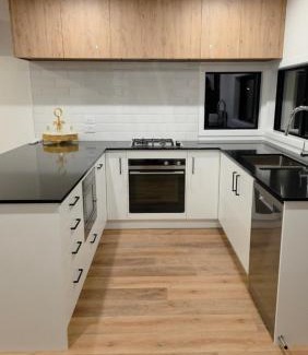 Wallaceville House | Relaxed Comfort new townhouse in Wallaceville