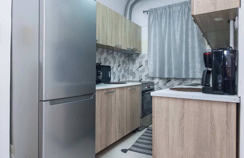 Kallithea Apartment | Relaxing 1 Bd Apt with Balcony in Kallithea