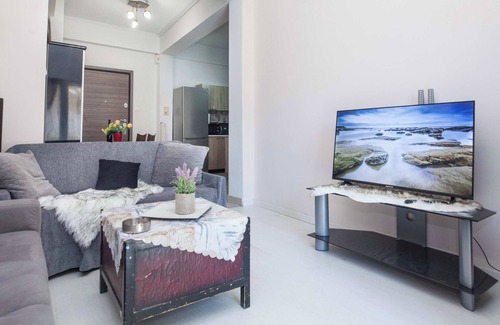 Kallithea Apartment | Relaxing 1 Bd Apt with Balcony in Kallithea