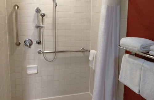 Brookhollow Hotel | Relaxing 1 King Unit Near Buffalo Bayou Park and Art Car Museum