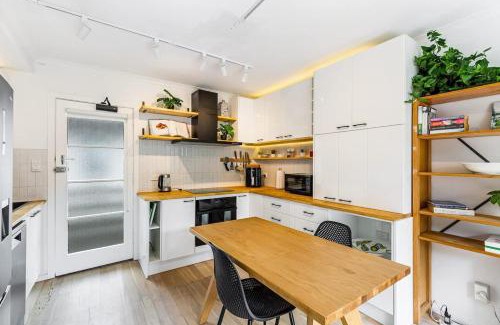 Herne Bay Apartment | Relaxing 1BR Hideaway in Herne Bay I Zodiak Stays