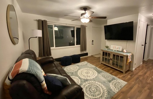Orangeville House | Relaxing 2 Bdrm Coastal Cottage near Joe's Valley
