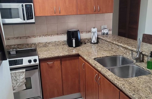 Barrero Condo | Relaxing 2-bedroom getaway with beach view and access.
