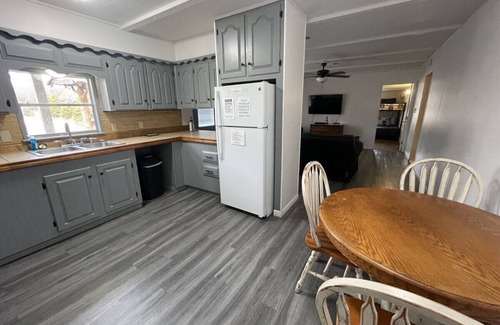 Pottsboro Cabin | Relaxing 3 bedroom cabin at Little Mineral Marina