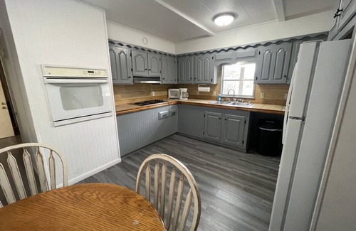 Pottsboro Cabin | Relaxing 3 bedroom cabin at Little Mineral Marina