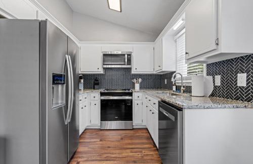 Cartersville House | Relaxing 3-Bedroom Home Close to City Center