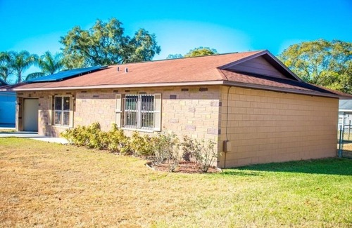 Seffner Community Alliance House | Relaxing 3 bedroom house with pool