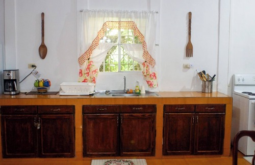 Los Naranjos House | Relaxing 3-bedroom house with WiFi in Los Naranjos