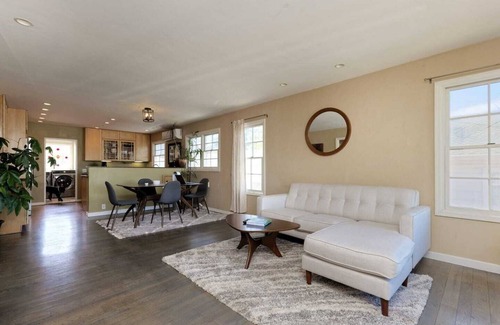 Oakland House | Relaxing 3 bedroom with Hot tub and a view