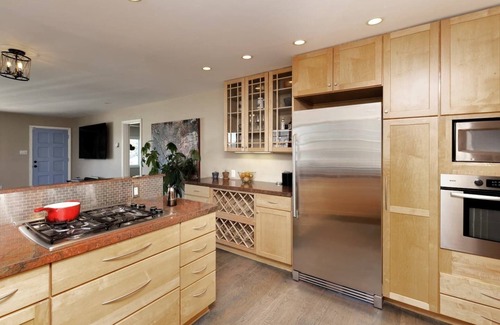 Oakland House | Relaxing 3 bedroom with Hot tub and a view