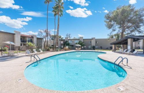 Villa Green House | Relaxing 3BR Condo in Phoenix with Pool, Hot Tub and Free Netflix Access